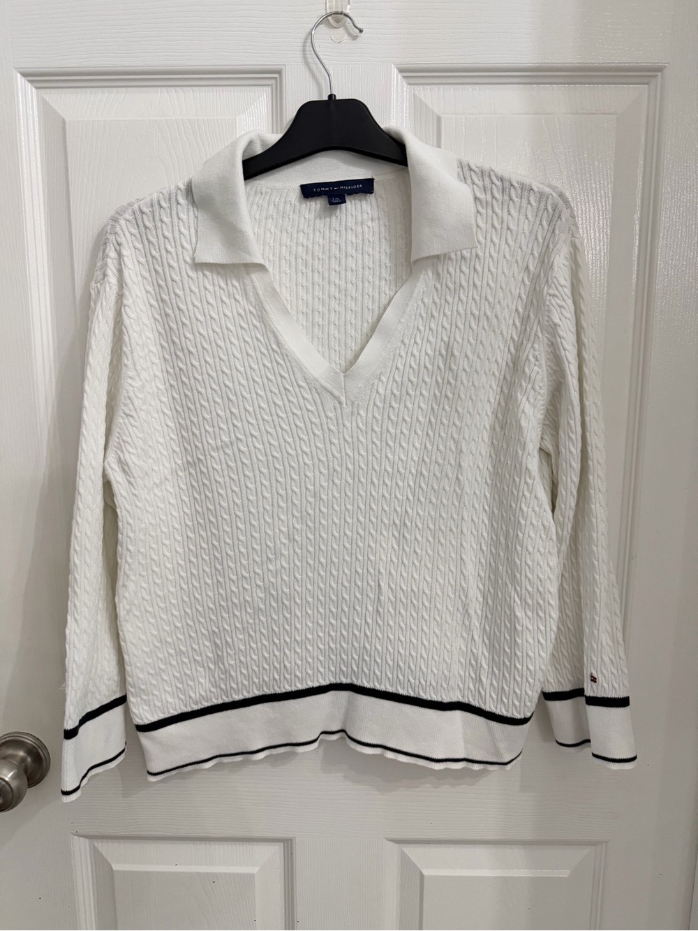 Tommy Hilfiger White Cable-Knit V-Neck Polo Sweater with Navy Trim